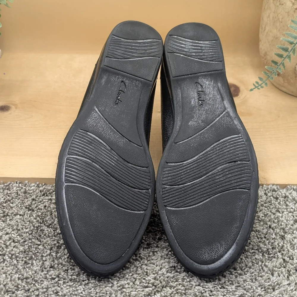 Clark's Collection Black Leather Flats Women's Size 8.5 Work School Casual Shoes